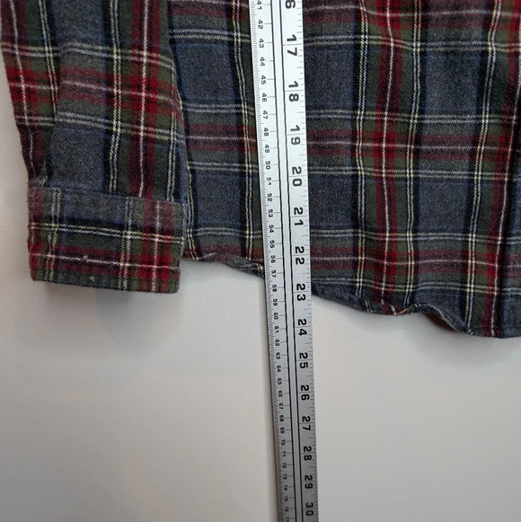 LL Bean Women Cotton Relaxed Fit Flannel Shirt Button Up Size Medium - Picture 9 of 9